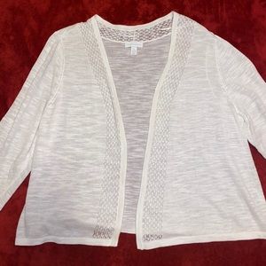 WHITE CARDIGAN W/ DESIGN🤍